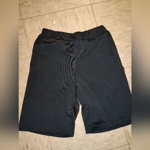 Uniqlo Kids elastic waist shorts 9-10 Y